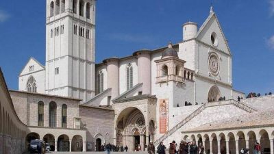 Un grupo de refugiados en As�s con el Papa