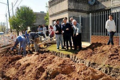 Tres de Febrero: comenzaron las obras para llegar al 100% de agua y cloacas