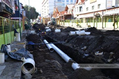 Rescatan objetos arqueol�gicos en las obras de calle Mitre