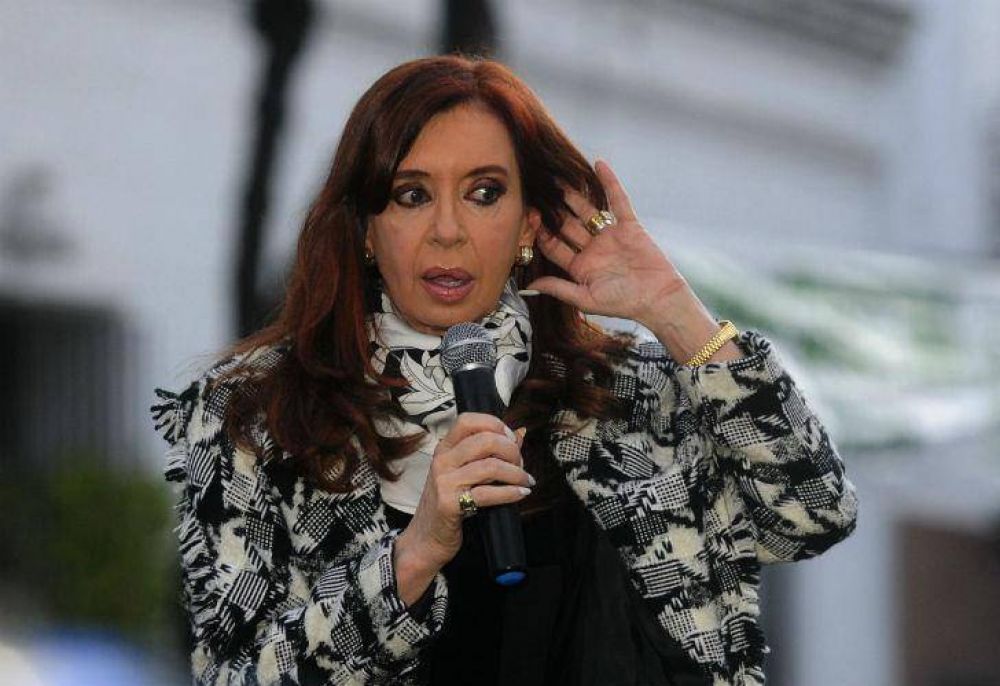 La extraa teora de CFK sobre el robo de zapatillas y camperas