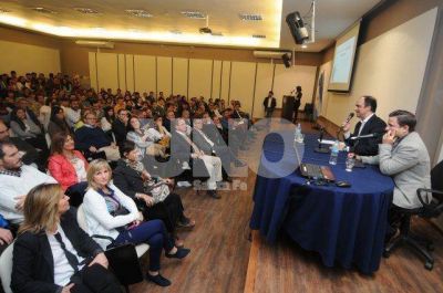 Corral present� un centro de estudios para 
