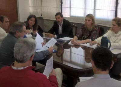 Sadop llev� el caso de la docente despedida en Santa Elena a la mesa negociadora de la ense�anza privada 