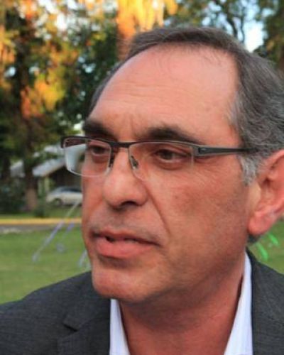 Salud P�blica analiza descontar el d�a a m�dicos si hacen paro
