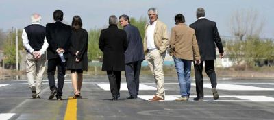 Salud rechaza las cr�ticas de Burgos por aeroclub del Este