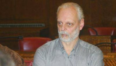 Filippini teme por la suerte del Futbol de Verano y le pide a Pulti comience a precalentarse 