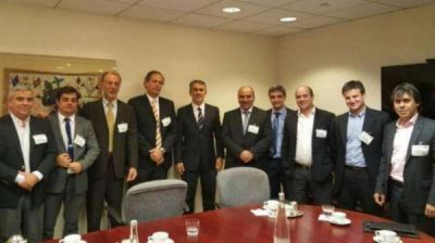 Empresarios nacionales e internacionales entusiasmaron a Juan Manzur