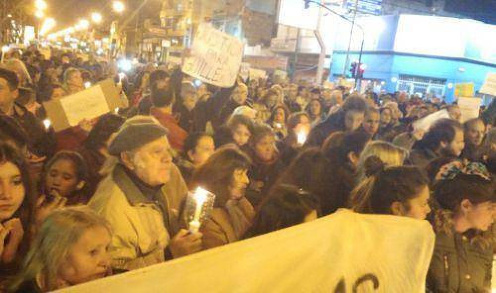 Temperley de pie: una multitud exigi� acciones contra la inseguridad