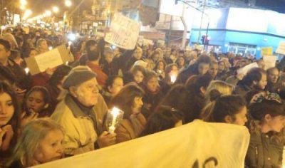 Temperley de pie: una multitud exigi� acciones contra la inseguridad