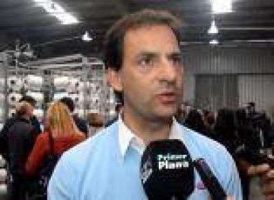 Sujarchuk relativiz� denuncia period�stica y dispar� contra senador Costa: 