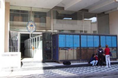 Proveedores de escuelas reclaman a la Provincia una deuda de m�s de $1.000.0000