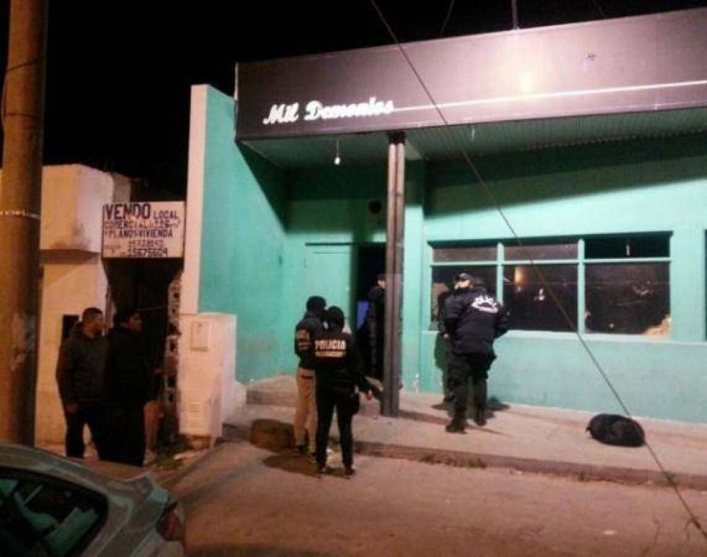 Tras el esc�ndalo le pusieron la faja de clausura