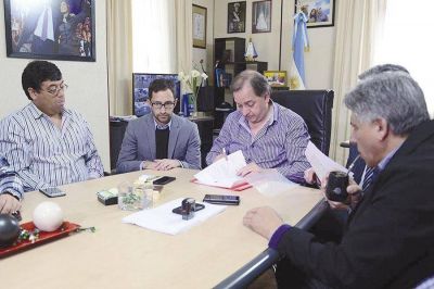 El Municipio cerr� acuerdo salarial con los gremios