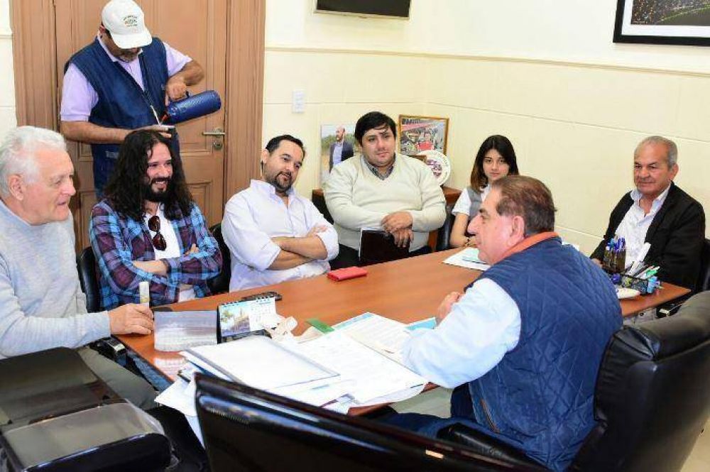 El Intendente Jofr� con personalidades de la cultura local