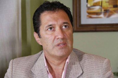 Plus: suspender�an matr�culas a m�dicos de Pico