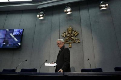 Los periodistas agradecen al padre Lombardi por su servicio