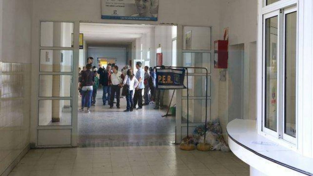 Trabajadores del San Mart�n realizan asamblea por aranceles y recategorizaciones