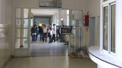 Trabajadores del San Mart�n realizan asamblea por aranceles y recategorizaciones