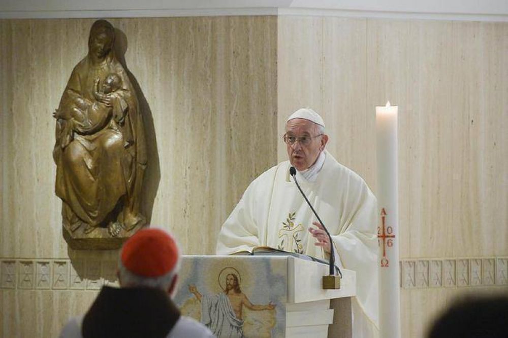 Francisco: el mundo est� hu�rfano, pero hay una madre que nos defiende