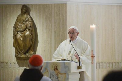 Francisco: el mundo est� hu�rfano, pero hay una madre que nos defiende