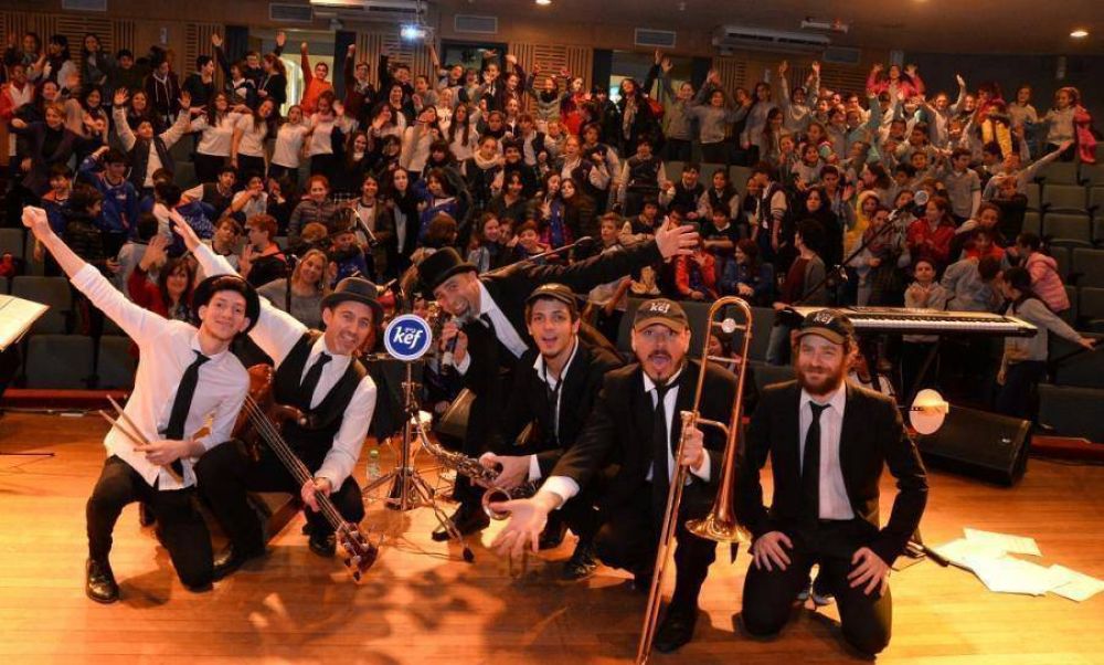 Alumnos celebraron en AMIA 200 años de diversidad en la Argentina