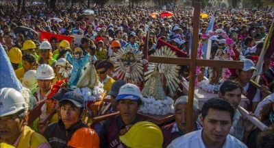 El Se�or y la Virgen del Milagro unieron a miles de fieles en un nuevo acto de amor