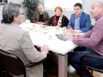 Molina se reuni� con Claudio Avruj