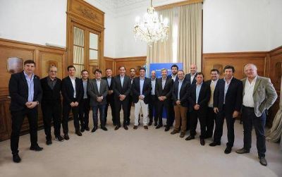 Frigerio recibi� a intendentes bonaerenses de Cambiemos