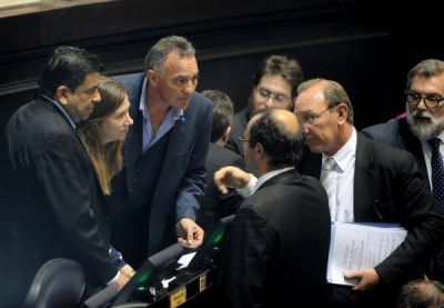 Cambiemos no consigui� los dos tercios en Diputados y el blanqueo se demora
