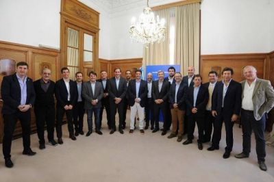 Compromiso con los suyos: el ministro Frigerio prometi� obras a intendentes antes de fin de a�o