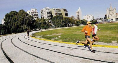 La Ciudad pondr� en valor la pista de atletismo de Parque Chacabuco