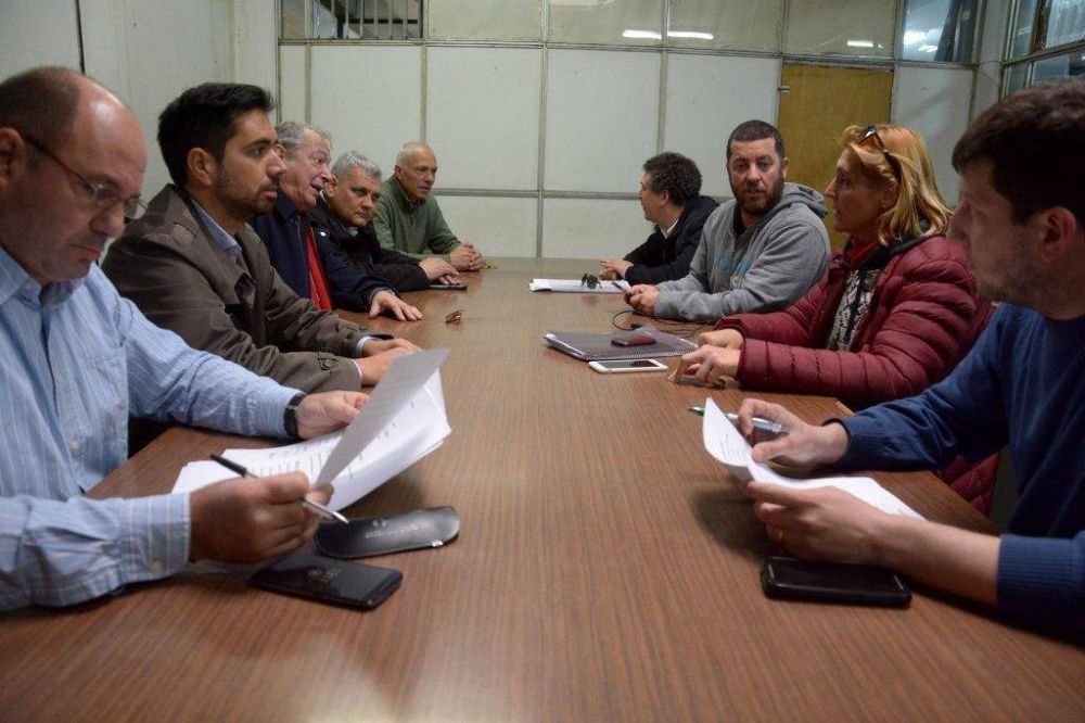 Nueva reuni�n de trabajo por los festejos del D�a de la Primavera y del Estudiante