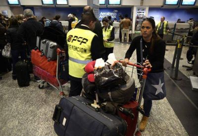 Los pilotos de Aerol�neas Argentinas levantaron el paro