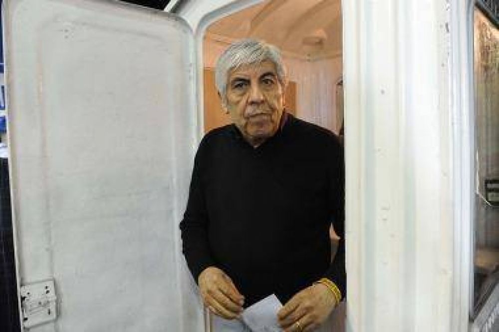 Moyano dijo que �las paritarias est�n abiertas siempre
