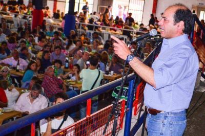 Masivo acto radical mostr� fuerza para alcanzar la presidencia del Comit� provincial 