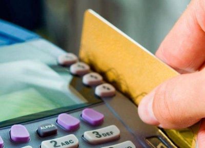 Jorge Santiago celebra �la quita del 15 % del IVA� en las compras con tarjeta de d�bito