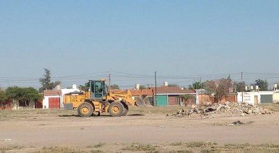 Erradicaci�n de mini basurales a cargo del Centro Operativo N�1 del municipio capitalino