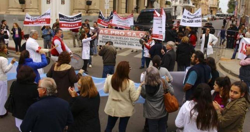 Mdicos de Corrientes denuncian sueldos de miseria