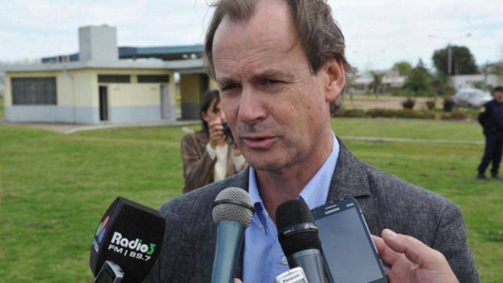 Bordet acompa�a a empresarios en Bolivia