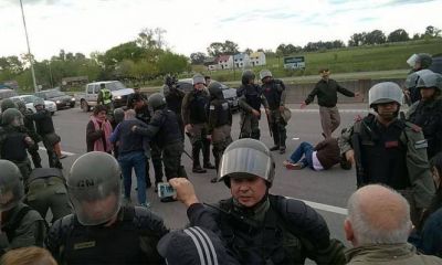 Represi�n en el Peaje Larena: El Municipio dijo que lo sucedido fue �lamentable�
