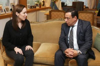 Con la foto junto a Vidal, C�ffaro busca descomprimir la crisis pol�tica local