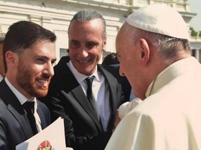 A d�as de la refundaci�n de la Rep�blica de los Ni�os, Gustavo Silva le present� el proyecto al papa