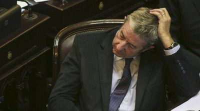 Julio Cobos reconoci� que se separa y neg� que vaya a ser padre de un hijo extramatrimonial