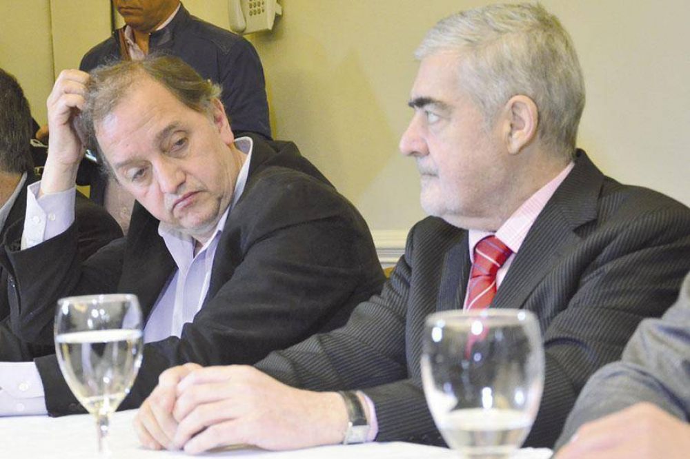Se agrieta la relacin entre Das Neves y Linares por deuda del anterior gobierno con Comodoro