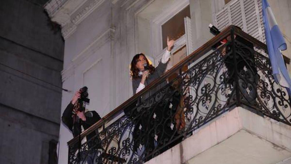 Cristina financia el Instituto Patria con aportes militantes