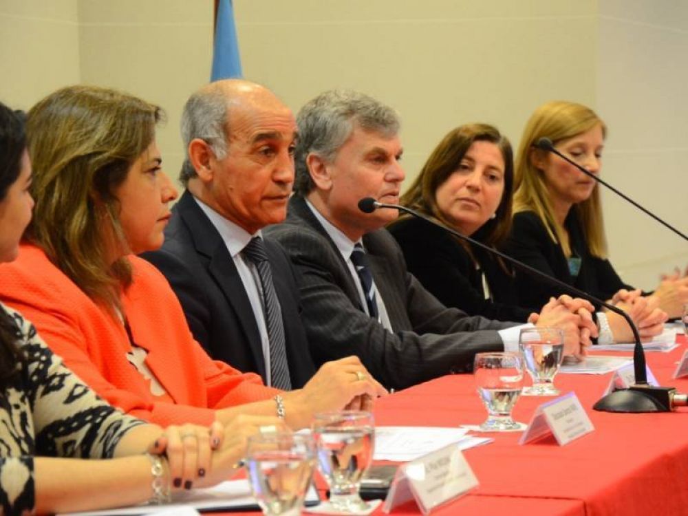 Salvador encabez� la jornada parlamentaria por la plena implementaci�n de la ley de Salud Mental