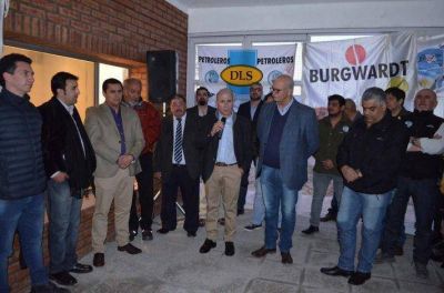 El gremio de Petroleros Jer�rquicos inaugur� su sede en Sarmiento
