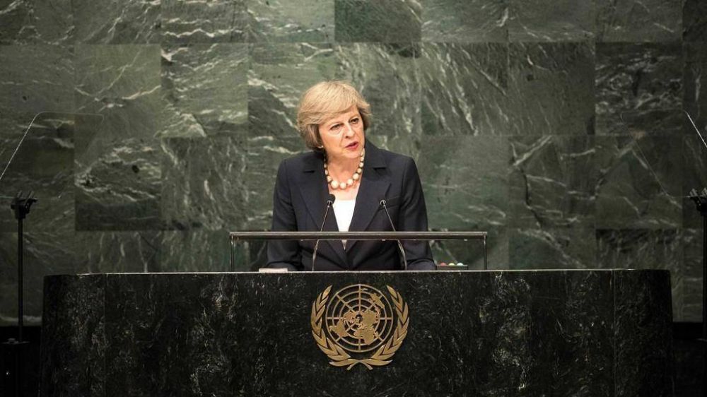 Frente a la crisis migratoria, Theresa May defendi el derecho del Reino Unido a controlar sus fronteras