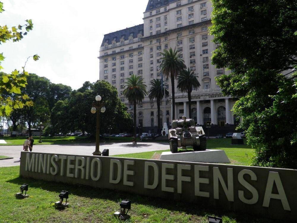 Trabajadores de las Fuerzas Armadas cortan Corrientes y Pueyrredn