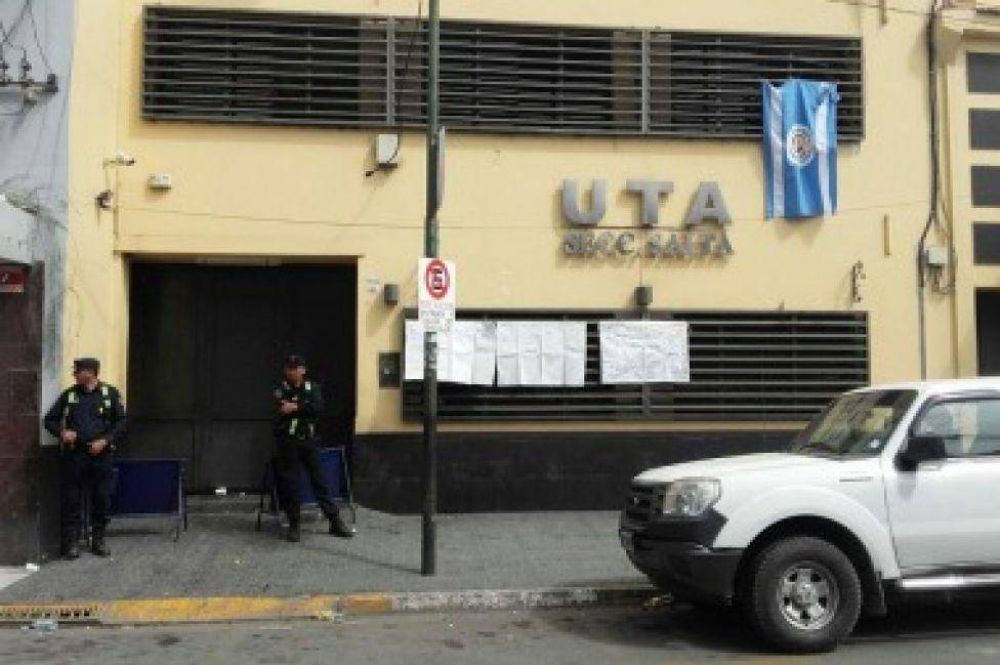Realizan una reuni�n de comisi�n en la UTA