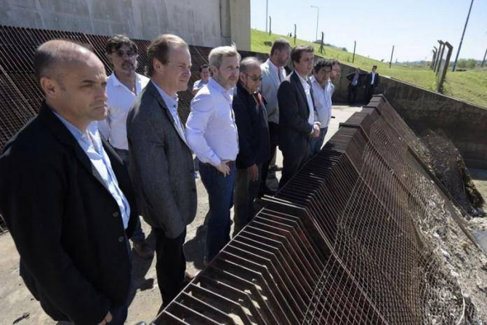 Gustavo Bordet y el ministro Rogelio Frigerio inauguraron viviendas